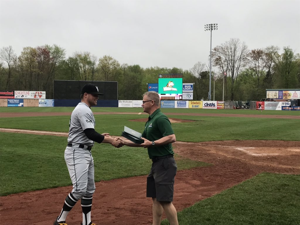 WSURaidergang's tweet photo. Some pre-game recognitions for our graduates. Thank you to Youngstown State for allowing us to celebrate these young men and their accomplishments! Game 1️⃣ against YSU coming up! #RaiderGrads #RaiderGang https://t.co/mMrvwmiwfJ
