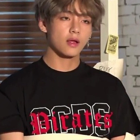 95GLOSSY's tweet image. vei o taehyung nesse dia-
