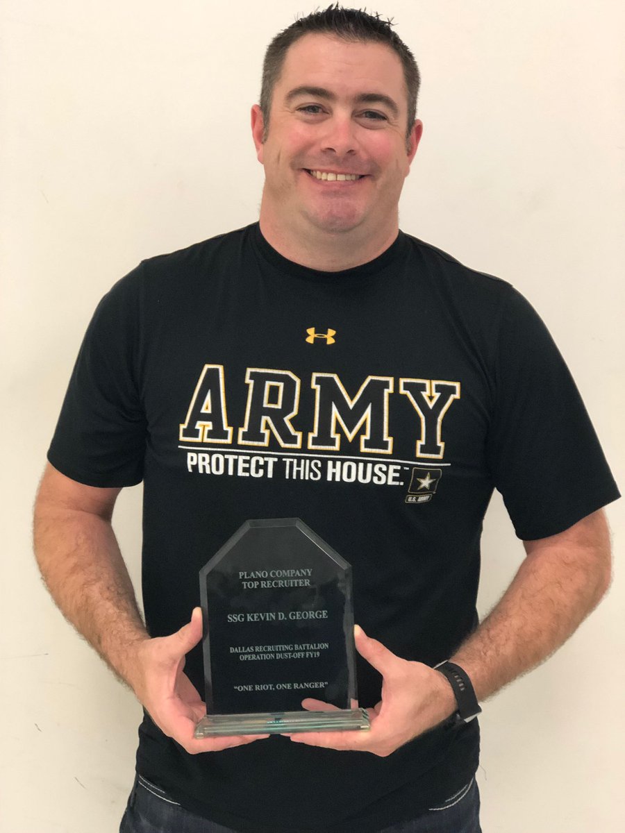 sfc_sc's tweet photo. SSG George was crown as the Top Recruiter in Plano Recruiting Company for his outstanding effort doing Operation Dust Off (PL April)@KevinGe94516237 @army_terrell @Rutherford4W @1sgCo @dallas_bn @USARDallasBNCDR @CSM_Dallas https://t.co/BWDbx1udOQ