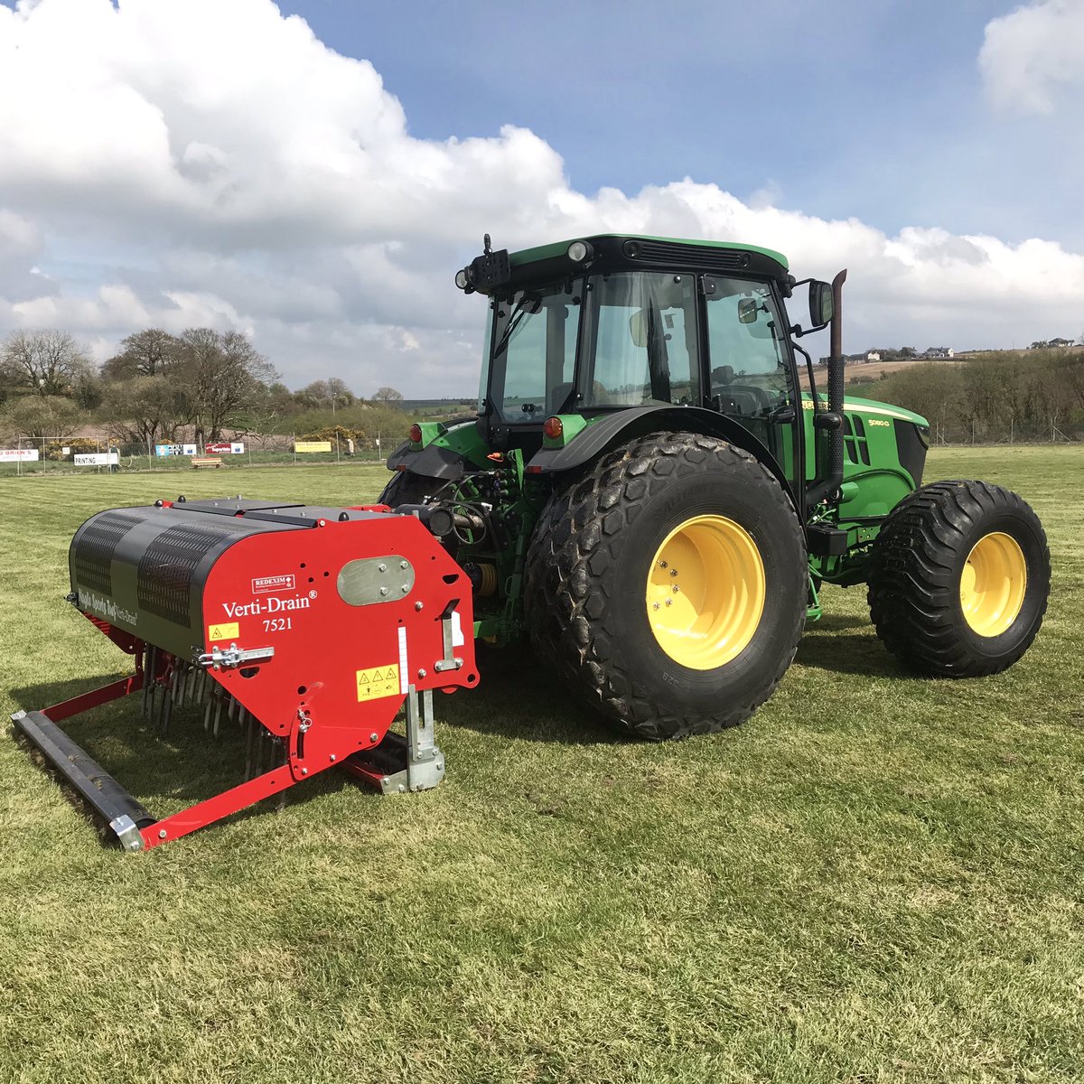 First day out for our new recruits. The JD 5080 in good company with our new 7521 verti-drainer <a href="/BrodericksGM/">Brodericks</a>