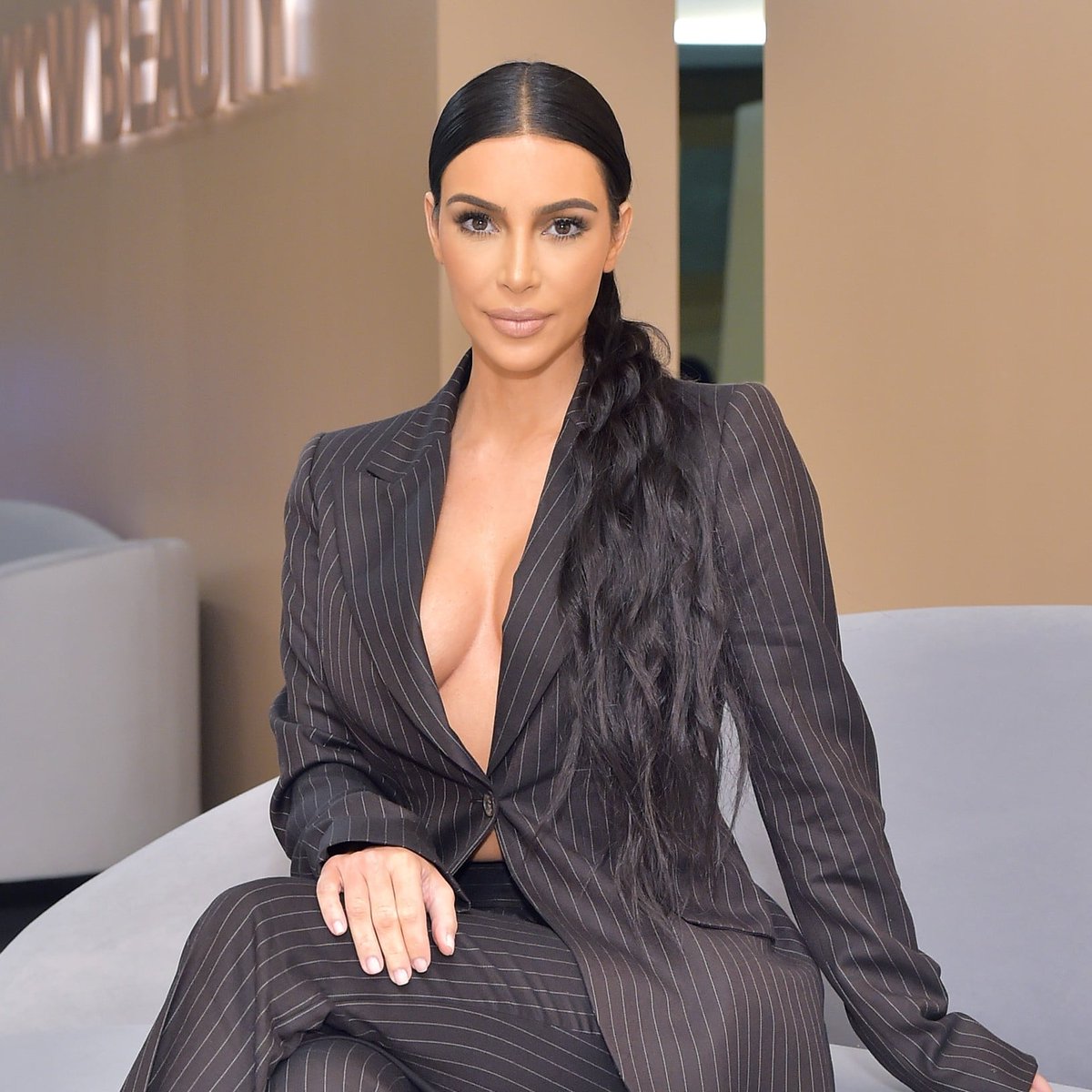 Complex's tweet image. Kim K has helped to free another inmate from prison. 

"Jeffrey from Miami" was handed a life sentence for a low-level drug offense.
He served 22 years before Kim and her lawyers fought for his release. 

cmplx.co/Svs7wLw