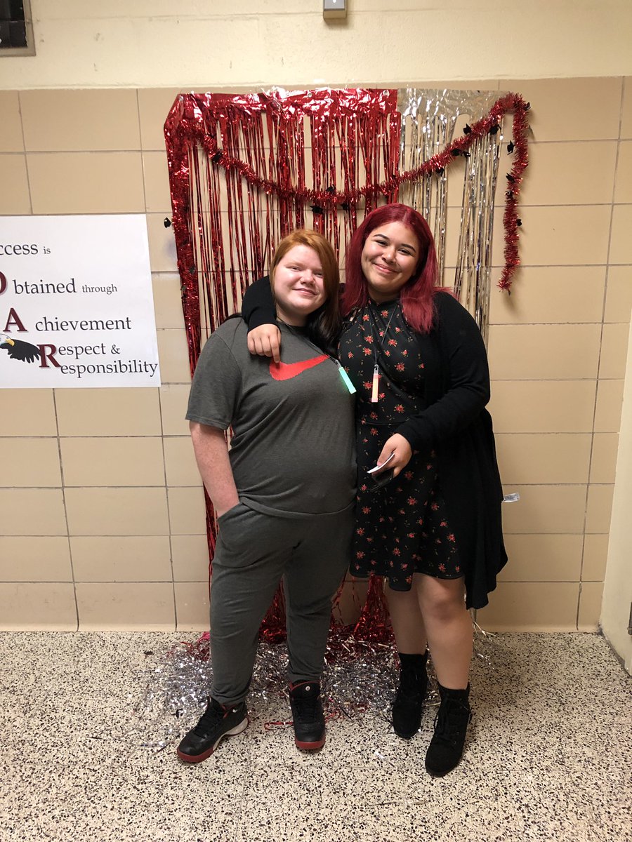 eevanosky tweet media