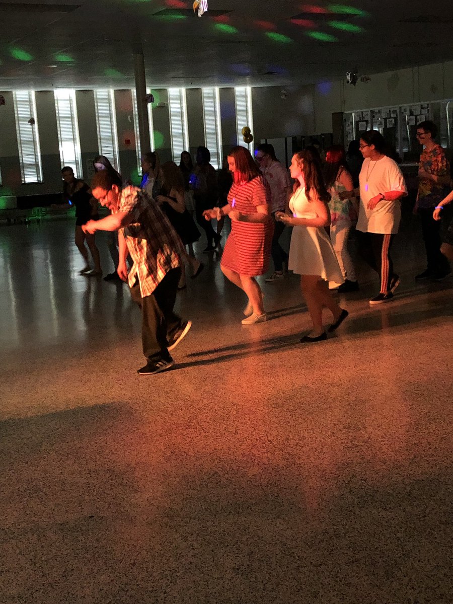 eevanosky tweet media