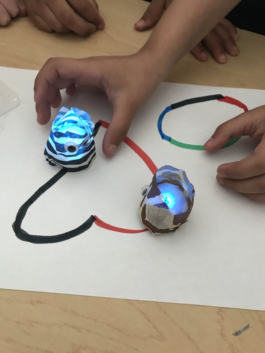 KellyJCarey's tweet image. Writing stories and creating costumes for our @Ozobot today in third grade. This one was about a forbidden love between a zebra and giraffe. Happy Friday! #azkstem #stem