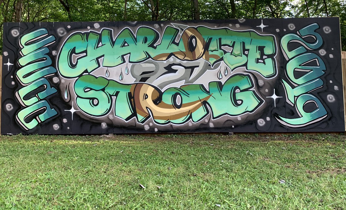 The two hearts are for the two lives lost and the six tears for all the students injured.  My heart goes out to their families and everyone involved directly and indirectly with this tragedy. #charlottestrong 💚💚#uncc #clt #704 #graffiti #abstractdissent