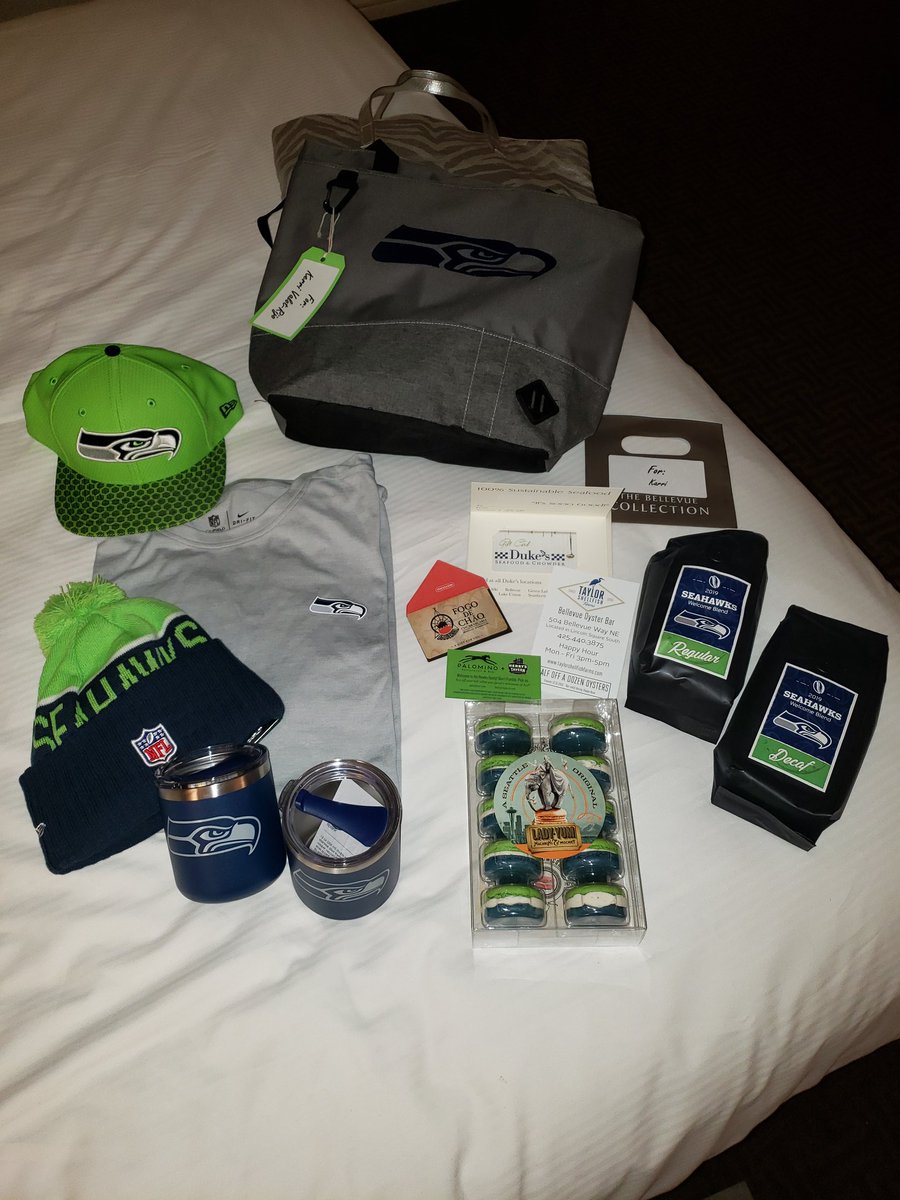 xokarri's tweet photo. Wow what a welcome the families received today! Thank you @PeteCarroll thank you @Seahawks 
#TheJourney #travishomer #TH24 #TH25 https://t.co/ZDSylBv2BW