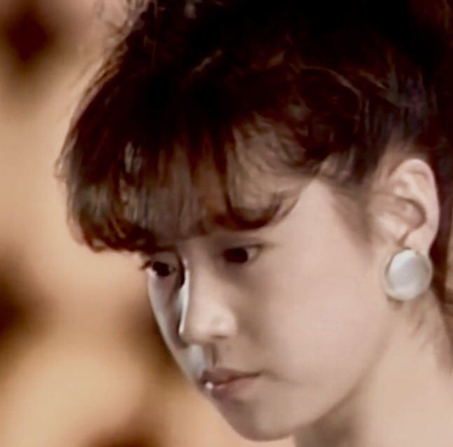 Vzclub Twitterissa 中森明菜 トワイライト 夕暮れ便り 哀切感漂うショートムービーの世界 80年代 歌姫のスタジオパフォーマンスが愛おしい