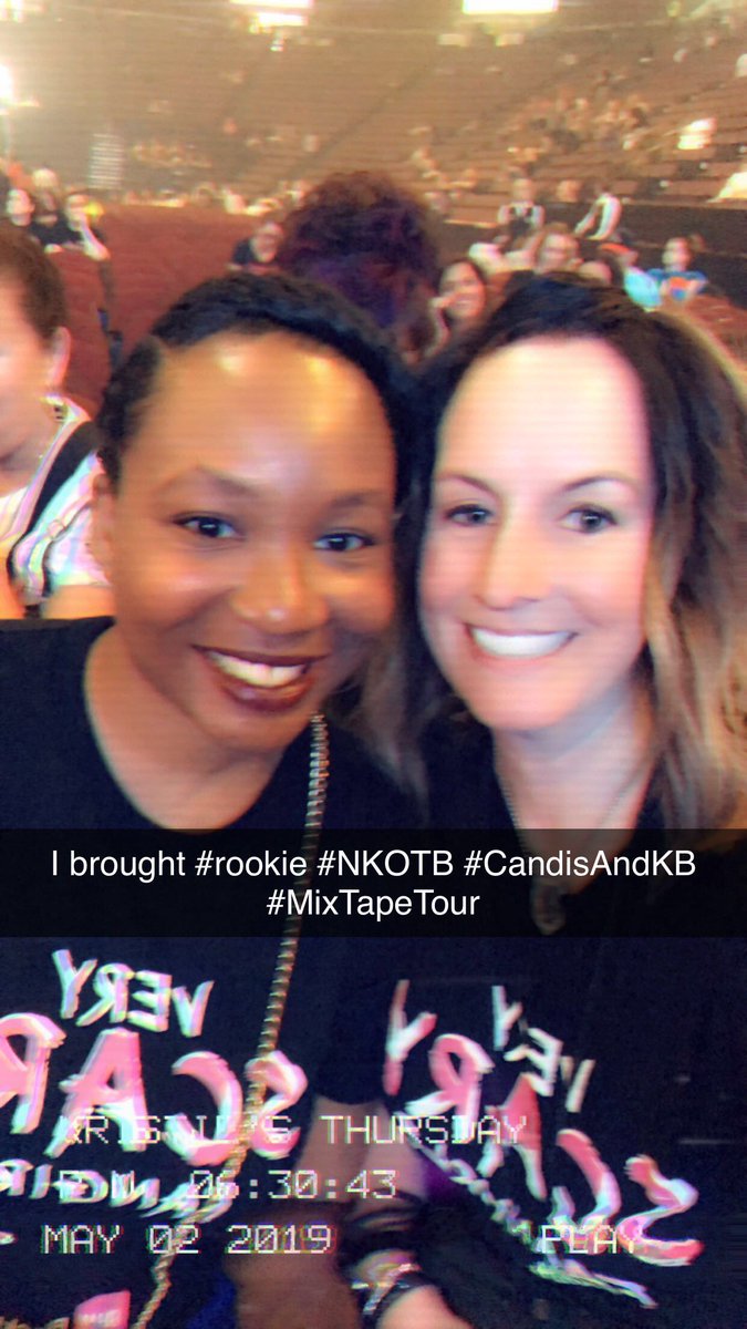 KB1HotMess's tweet photo. Here's a set... @NKOTB #Cincinnati #CassetteCam #MixtapeTour xo https://t.co/iBxEJ7ggXH
