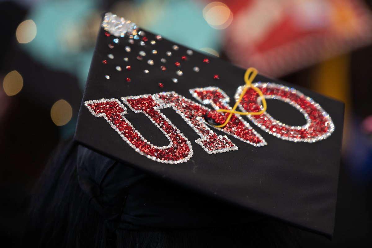 UNOmaha's tweet photo. What a great day for all of our new alumni! Thank you for your continued support of UNO.

📸 View the full album of photos: https://t.co/iBc2mpC0dp

#KnowTheO | #MavSPIRIT https://t.co/y3Nk35ZkS5