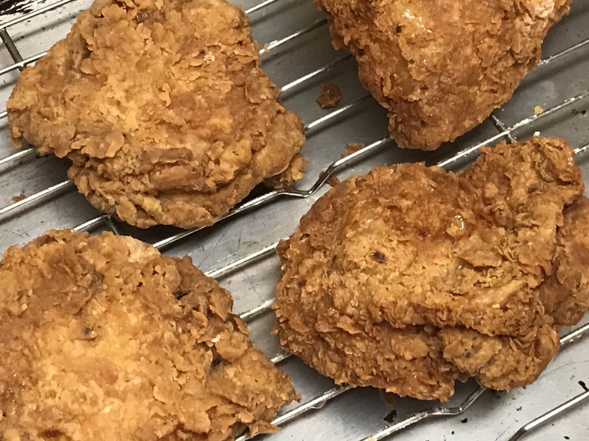 ChefMiyahara's tweet photo. I fry chicken.  I fry doughnuts.  This was bound to happen, right?
Sweet-Ass Fried Chicken Sando: 
boneless, skin-on thigh / sugared brioche doughnut bun / quick Kewpie slaw
#friedchicken #donutsandwich #donut #doughnut #eeeeeats #forkyeah #cheflife
#betterthanchickfila https://t.co/4Ojal1zwZb