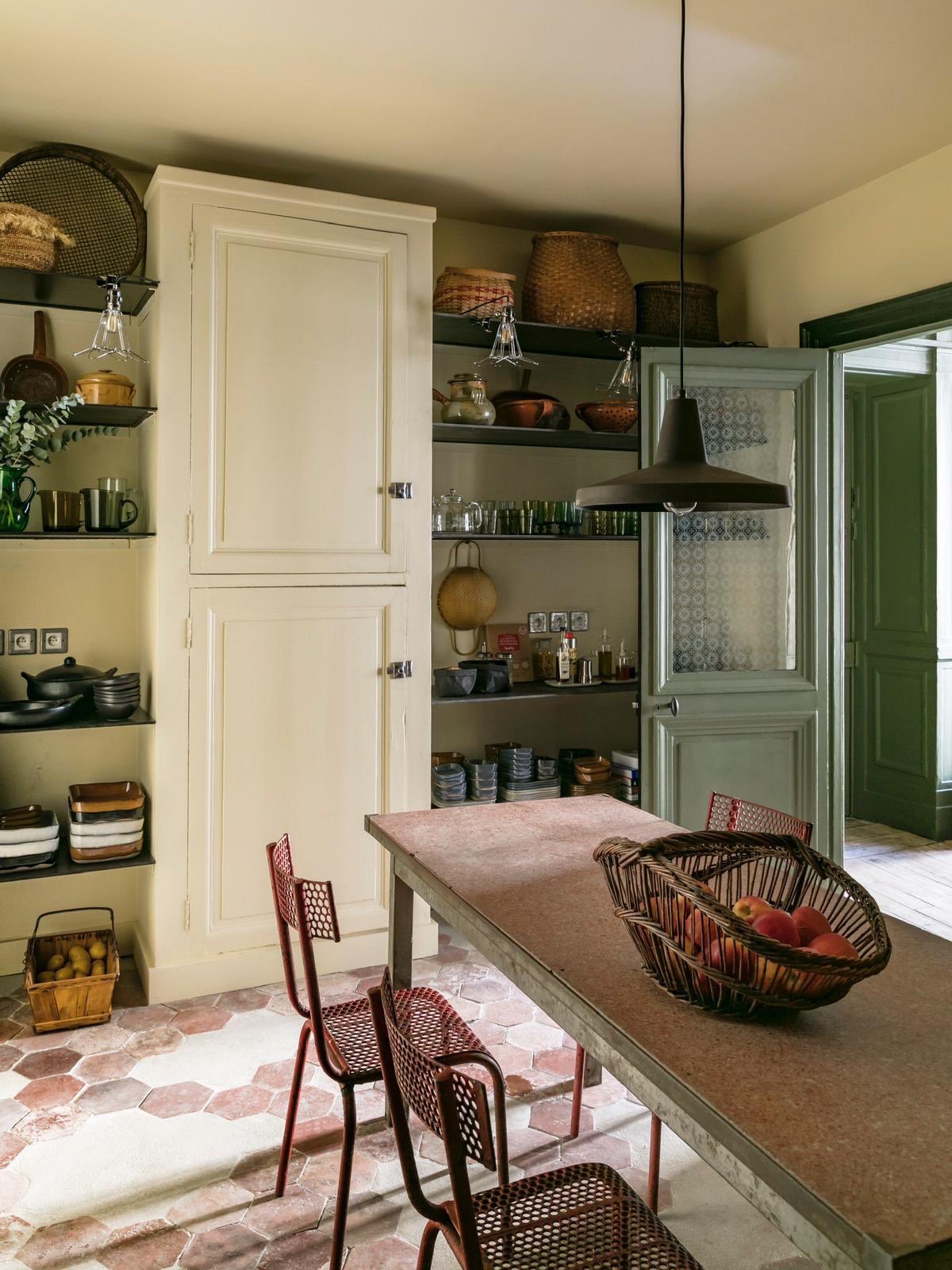 Jessica Alba On Twitter I M A Huge Fan Mercishopparis They Were Kind Enough To Invite Us 2 B The 1st Guest Merci Pied A Terre It Is Everything You D Ever Dream Of The Main