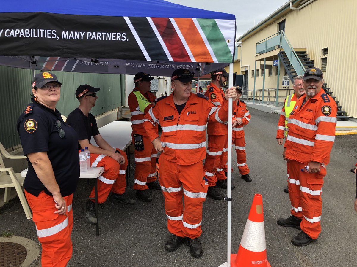SteveBarberQFES's tweet photo. Our great SES team representing Rockhampton at our State SES rescue challenge this weekend go Rocky https://t.co/iRDVlvNqQz