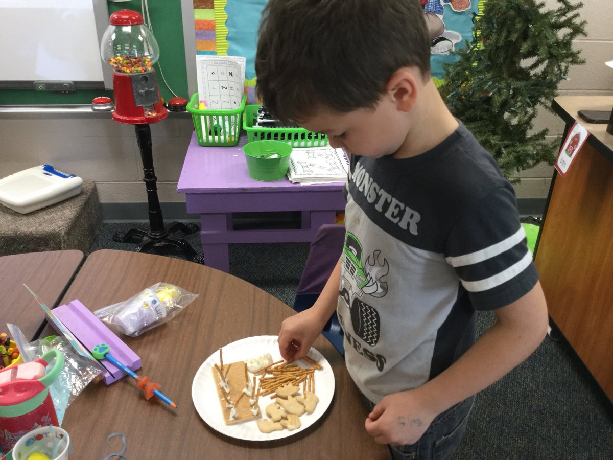 WilliamsonBhmsd's tweet photo. More Zoo Cookies! https://t.co/PBjAWnHLJe