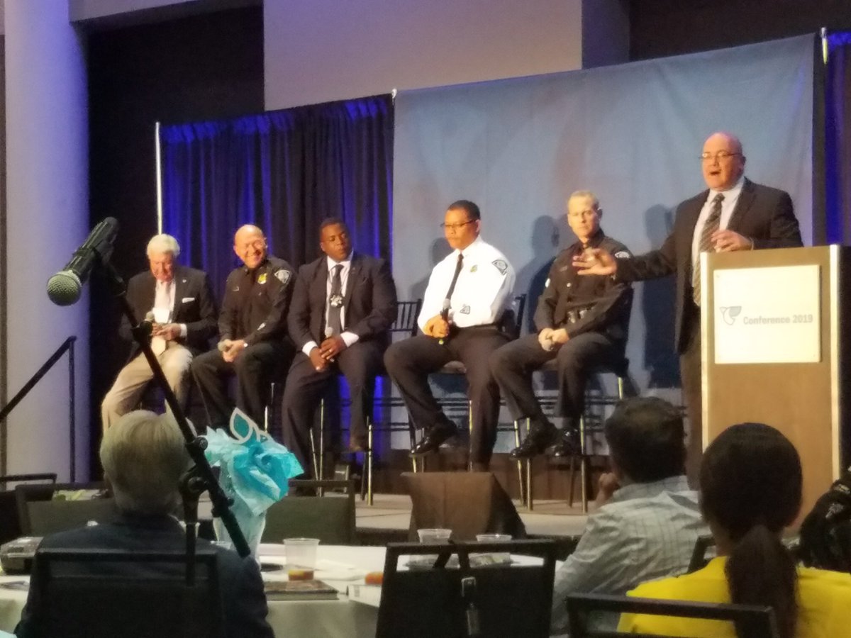 dfpace's tweet image. Honored to moderate a panel discussion on police / community relations  in Greenville County, SC this week. Present at the town hall were (L to R), Sheriff Johnny Mack Brown, Chief Ken Miller, Master Deputy Q. Whittmer, Capt G. Hunt, Sgt J. Semanyk. Well attended! #peacegvl
