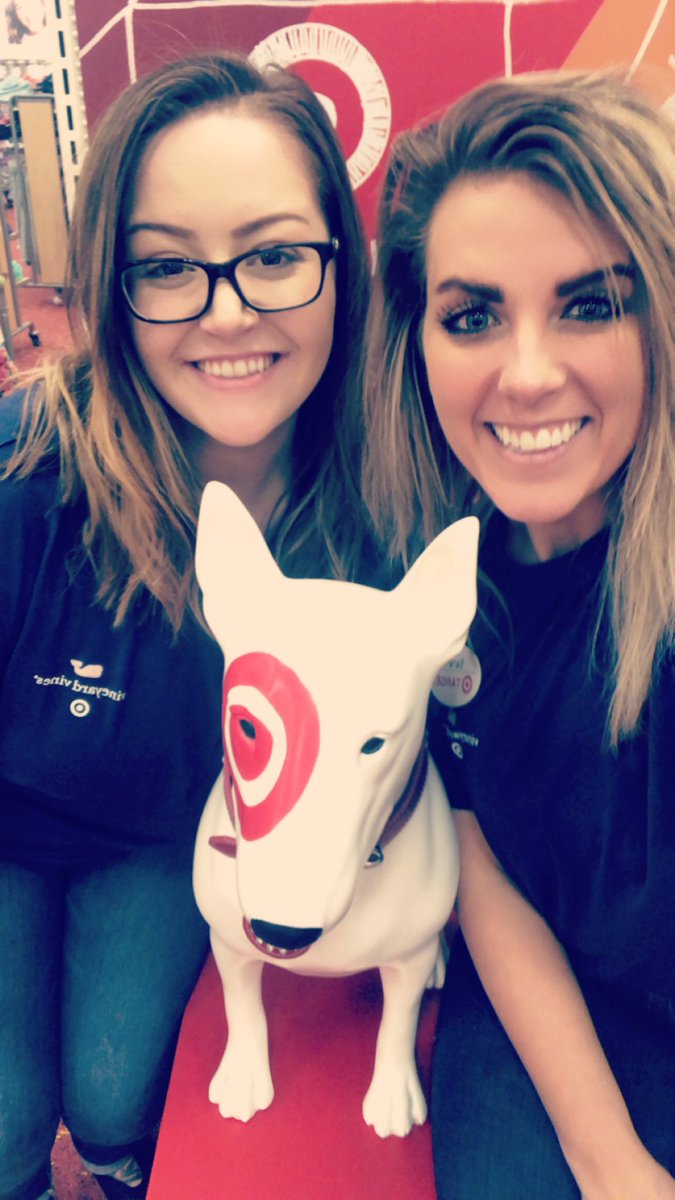 Jenifer_T0906's tweet image. VINEYARD VINES is coming to Target May 18!!! Are you as excited as us?!? 🐳💗