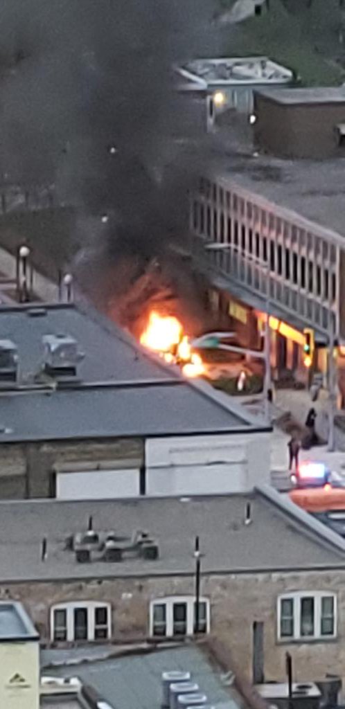 WhaleyWaterloo's tweet image. Crazy scene on gaukel st right now.