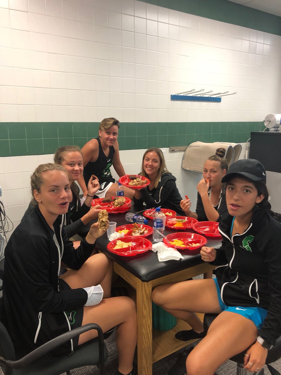SalemUtennis's tweet photo. Thank you Salem Athletic Department! Salem Nation 4 Life! ๐ฏ@1fierceginger @SalemUTigers
#SPotts #DrBrent #AJoseph #CoachAshley
#whoopwhoopNation๐ฎโโ๏ธ๐พ๐ https://t.co/ewREF5ll1U