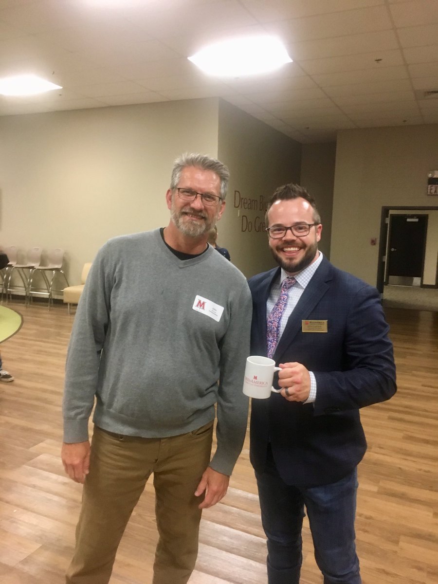 CastleberryG's tweet photo. It was a great evening to catch up with our latest graduates at #MACU. John (left) has been a pleasure to work with over the last couple of years. We are looking forward to hanging with ALL of the Communication, Media, & Ethics majors at Graduation Saturday morning! #COMMcorner https://t.co/RWrxfDlloq