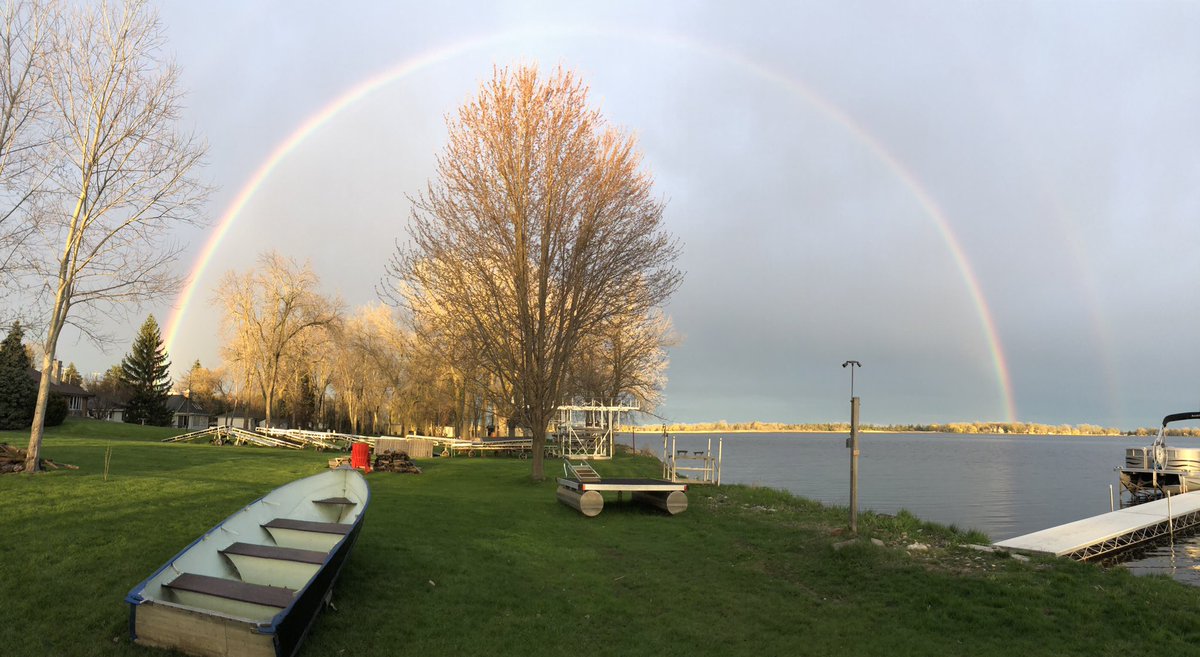 VivaBrachmann's tweet photo. This is possibly the most impressive rainbow (even a double at the ends) that I have ever seen in my life. #WindLake @Mark_Baden https://t.co/wzJwSwHDWB
