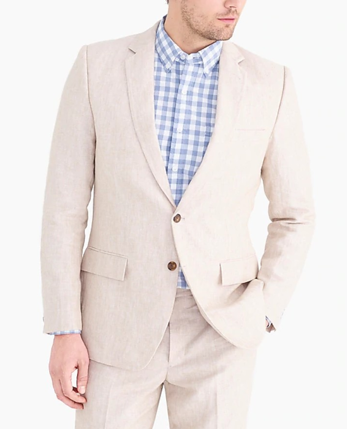 TangerOutlets's tweet photo. Get grad-day ready. βοΈ Visit #TangerLife for more style inspo. https://t.co/qtA4RtKTSv https://t.co/H9JZHReQBY