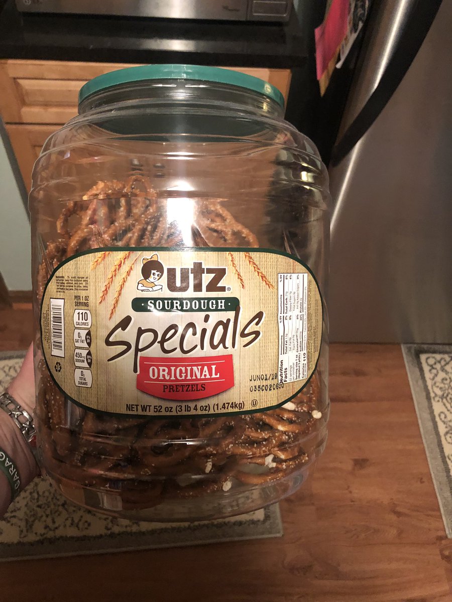 beernut1's tweet photo. @kilznite0411 @therealjoebob @kinky_horror @shudder @biddlebrian @rubsmyrhubarb @NOFSpodcast @ShockWavesPod @losman94 @kimmikillzombie @zaku282 @VampAly Good new the pretzels have arrived! #pretzeltime #TheLastDriveIn #shudder #horror #snacksready https://t.co/t7YBfHTJBk