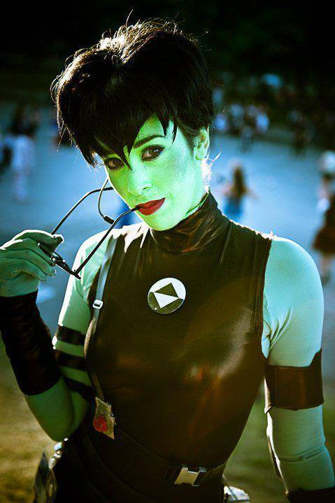 GlitchBob452's tweet image. @blaquewidowe knows it&apos;s not easy being green. She&apos;s been Commander Dot, Dot from the game in &quot;The TIFF&quot;, teen Dot as seen in &quot;Daemon Rising&quot;, and Dot in the &quot;Wizards, Warriors and a Word From Our Sponsor&quot; game! 💚💚💚
#ReBoot #DotMatrix #ReBootCosplay #Cosplay #FeaturedFanFriday