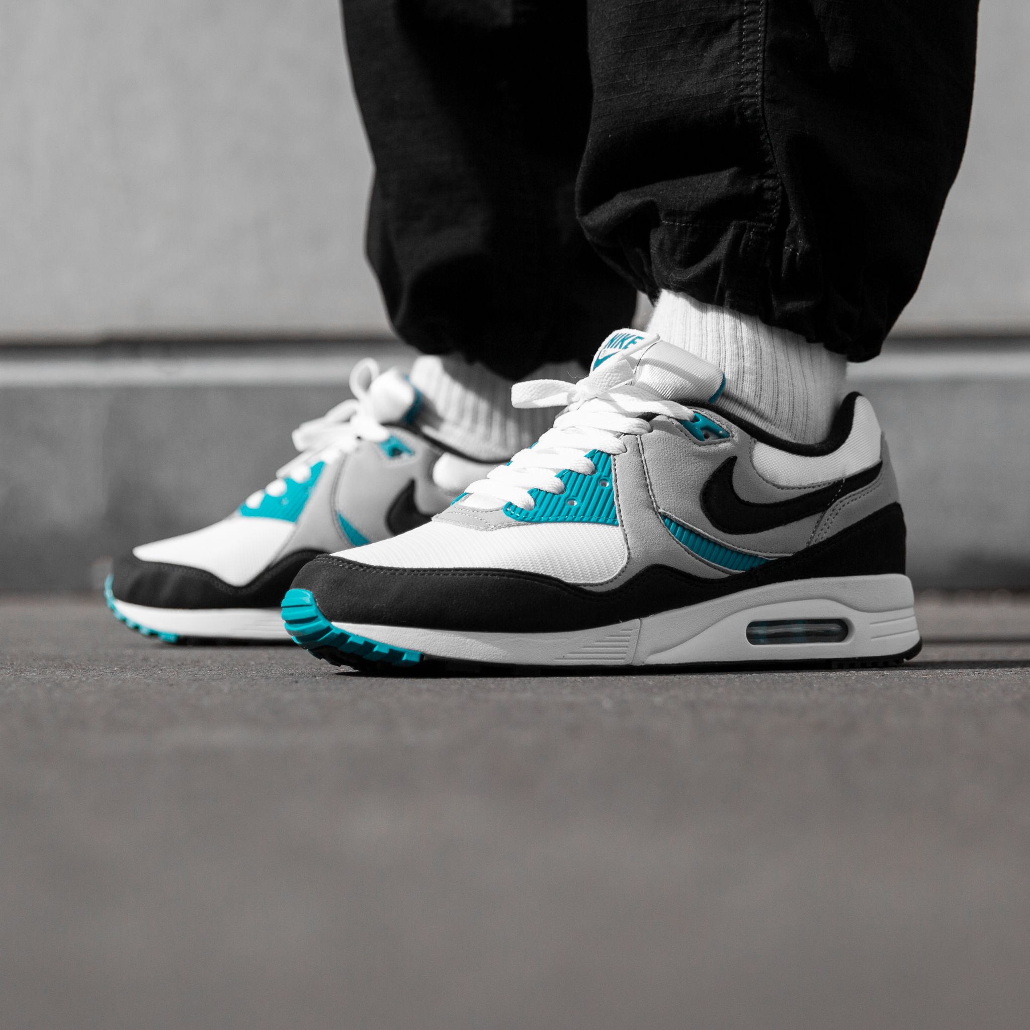 Noroeste embudo Consumir Titolo on Twitter: "a classic from 1989 is back 💫 Rediscover the Nike Air  Max Light in "White/Black-Wolf Grey-Spirit Teal" L I N K ➡️  https://t.co/if68pCu4gz US 7 (40) - US 12 (
