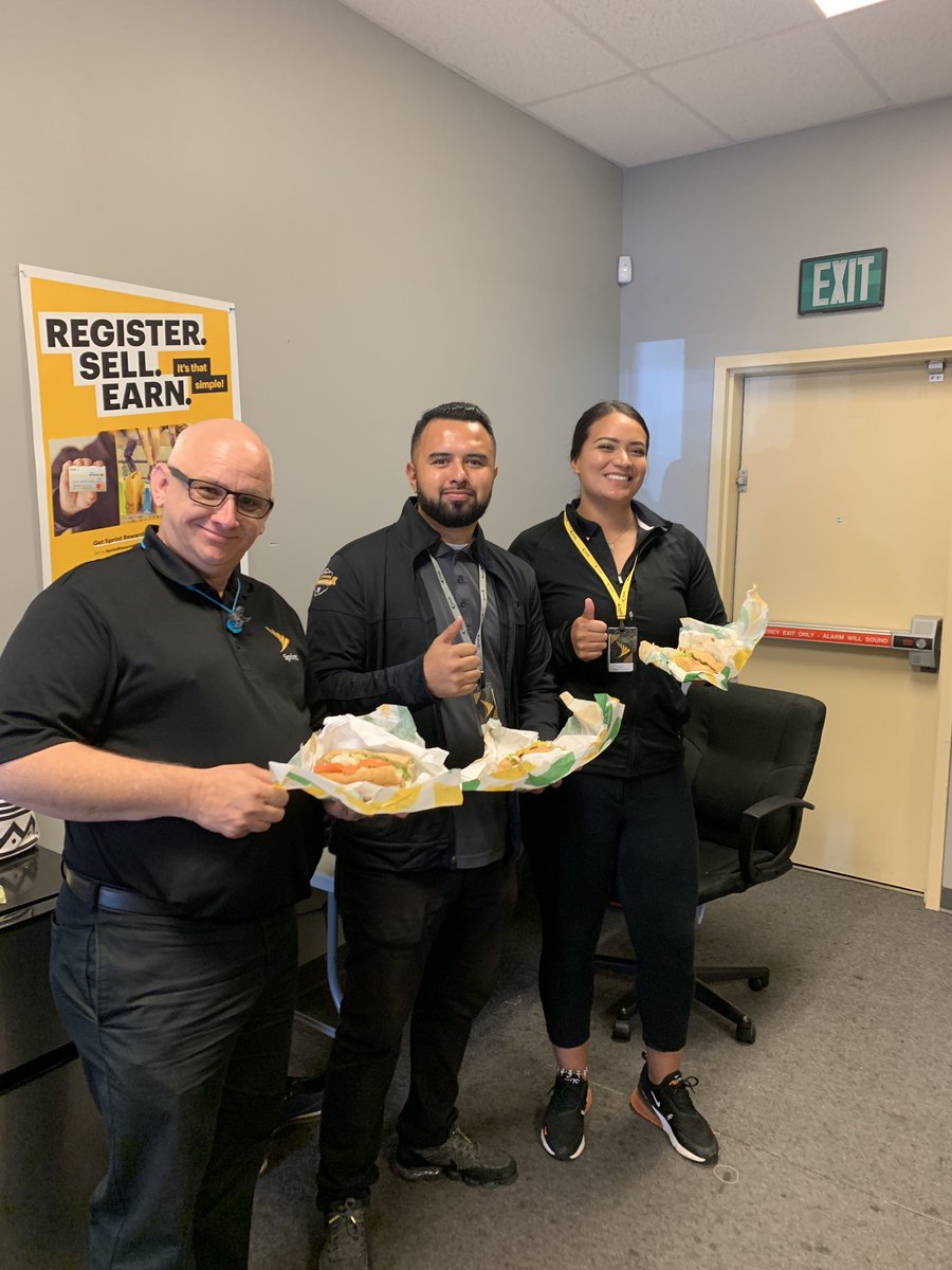Arch Palmdale team refueling for the evening rush!  <a href="/SDMikeE1331/">mike eccher</a>   #iaepartnerup