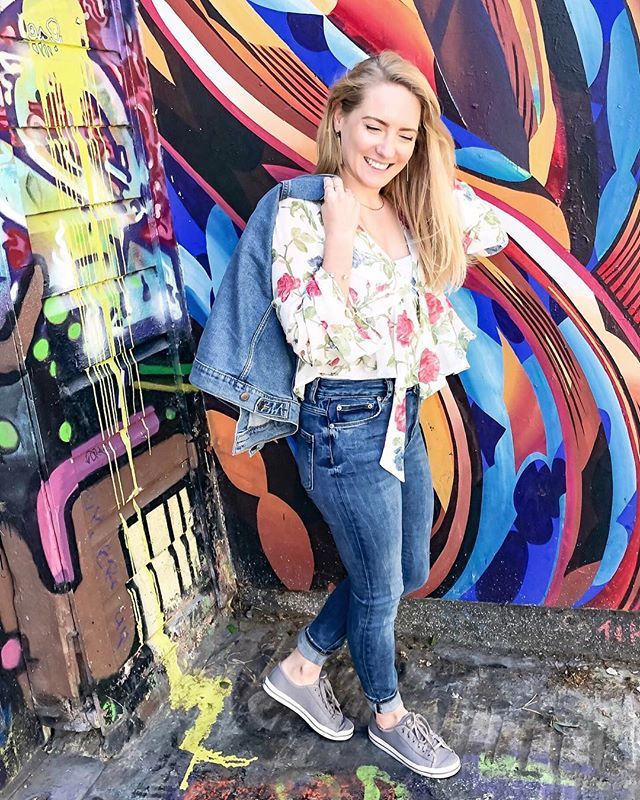 Living that colorful life. Happy Friday everyone! .
.
.
.
.
#colorcrush #agameoftones #colorsplash #hellocolor #ig_color #livecolorfully #myunicornlife #ilovecolor #colorfullife #artlovers #graffiti #mural #walltraveled #color #sanfrancisco #cali #frisco… bit.ly/2DOow1T