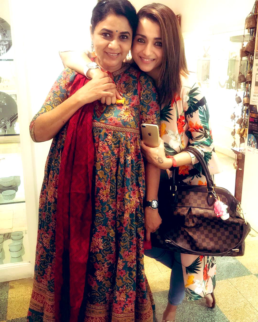 D5sEmQ-UUAEr18A?format=jpg&name=large