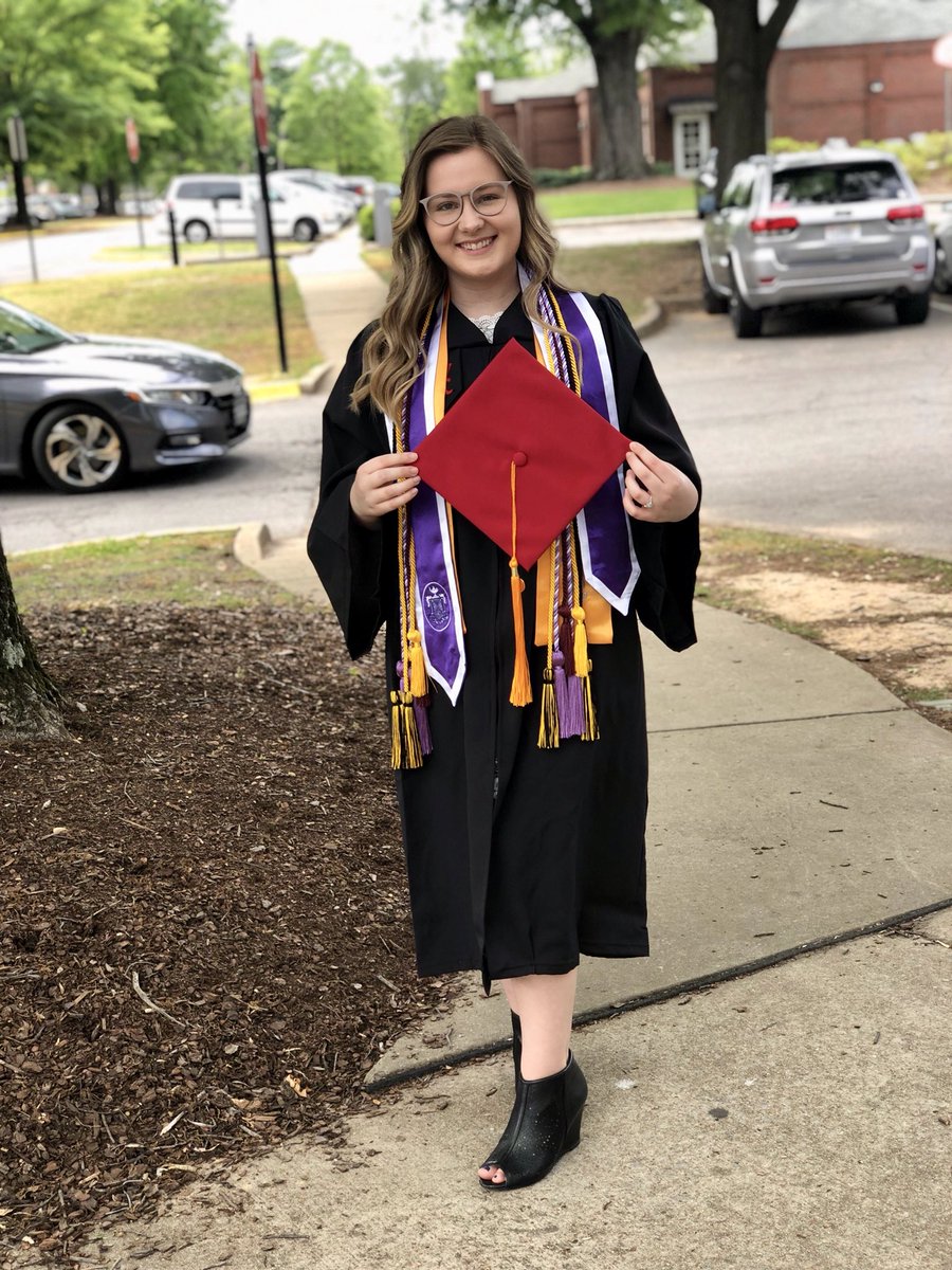 faith_danielleb's tweet photo. Just gonna drop this here, I graduated today at the top of my class 🥳 https://t.co/hc1pFee2mp