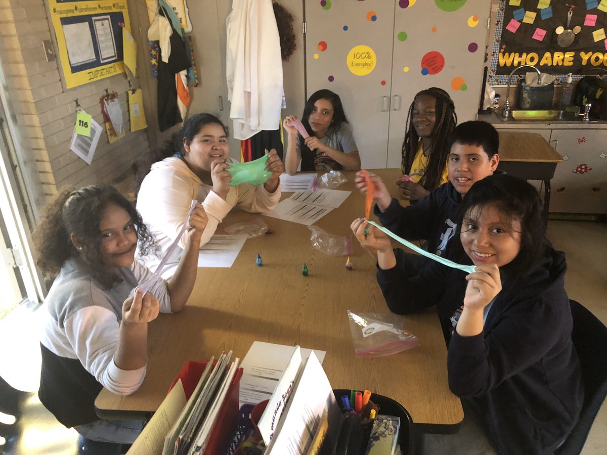 KariDierks's tweet image. Rockin along with lots of fun @smithacad Midnight 🕛 School #inyourfaceSTAAR #celebrationofknowledge #5thgrademagic