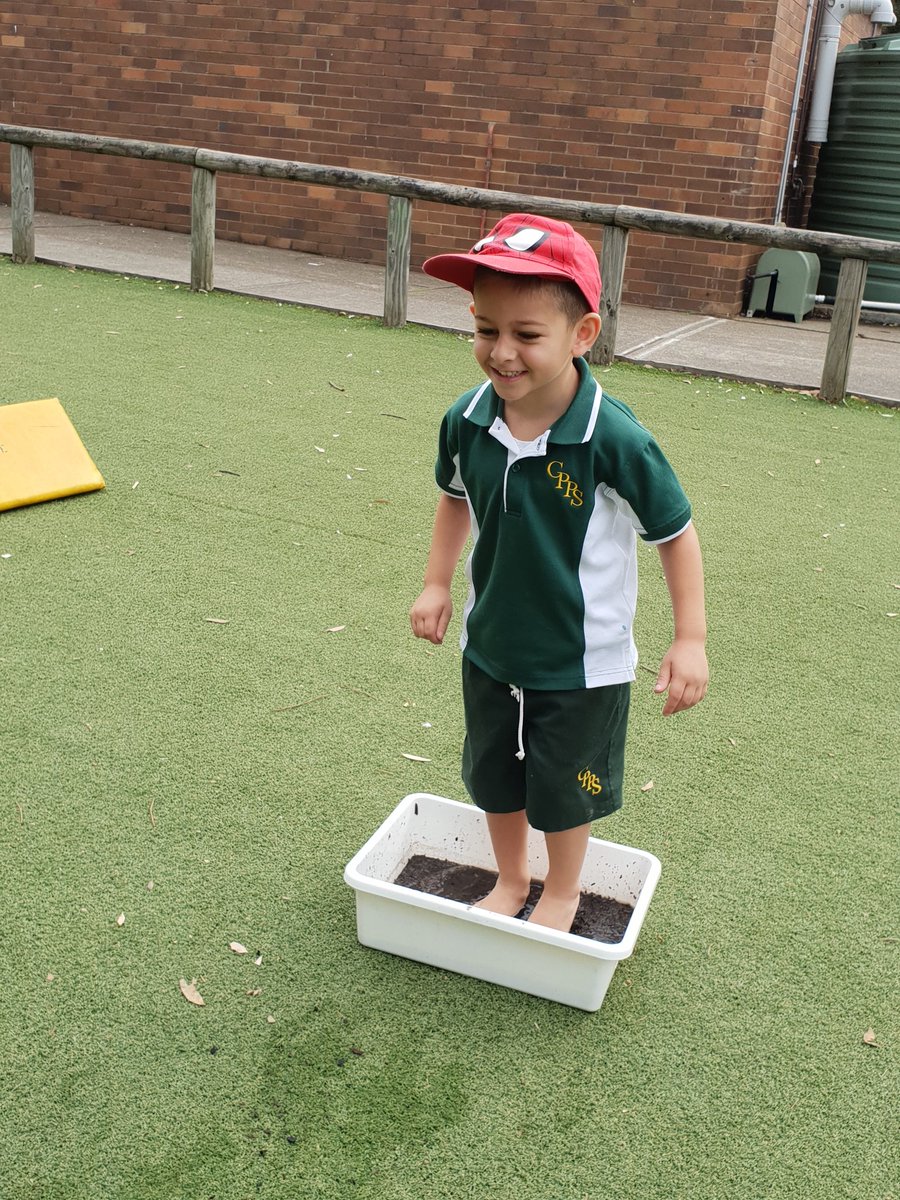 Miss Henley tweet media