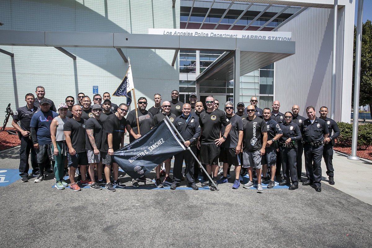 Harbor Area thanks the community members who honked and encouraged Ofcr Medina while he was running today. Together we are stronger 👮🏽‍♂️🤝🙋🏻‍♀️