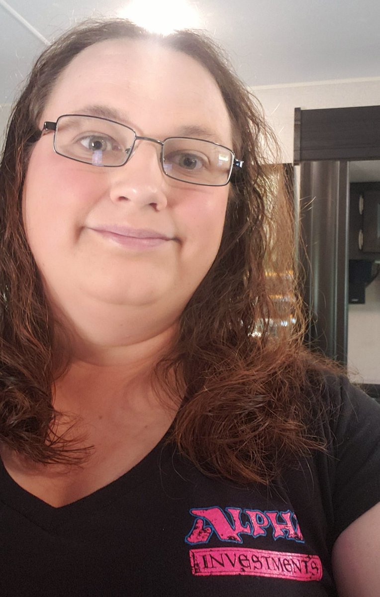 Beautiful Women do EXIST and Enjoy Magic The Gathering, very honored to have you in the world of Magic, i appreciate the support 😎