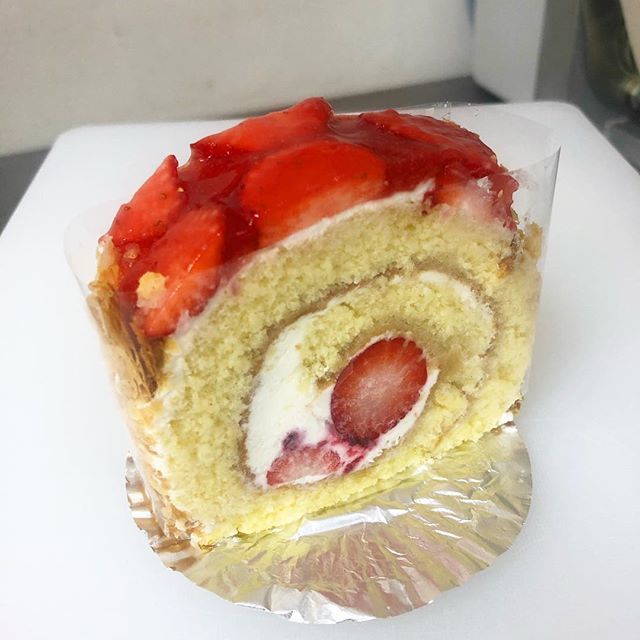 苺メンダコさん♡ロールケーキ 苺メンダコさん♡ロールケーキ