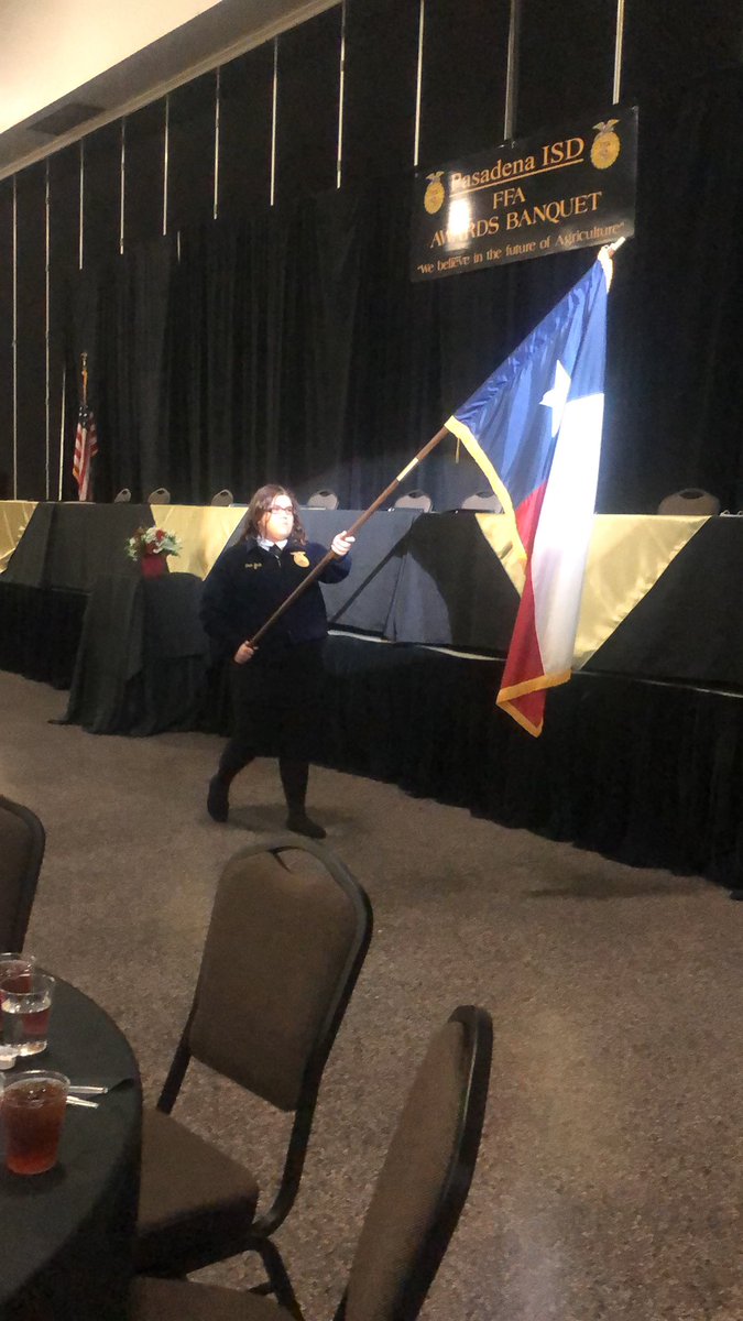 TEXAN SHOUT OUT TO our FFA students who represented us beautifully at banquet! So proud of you! 🐓🌹🐮