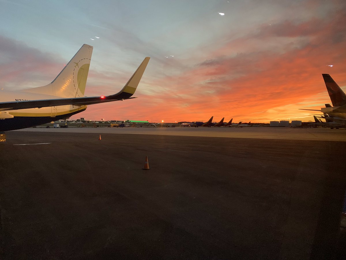 JasonMinnix's tweet photo. Weird seeing that Miami Air plane in the river knowing we were on that same plane in March coming back to SA from Atlanta. @JohnRobbins took these pics of that plane. https://t.co/diyKPZSHbW https://t.co/45FAMoolrT