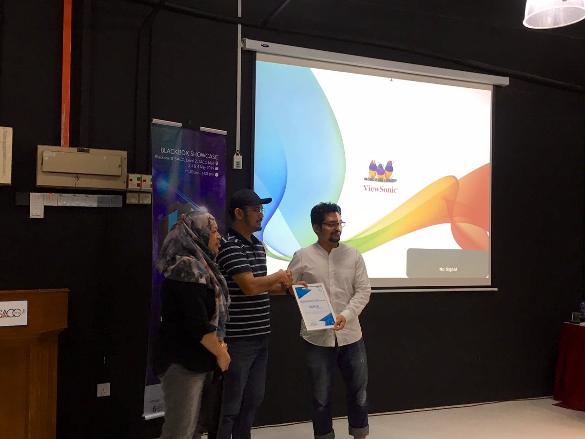 BlackBox2019's tweet photo. Amazing talk by Shafiq Faizal 👏🏻

#BlackboxLiveUpdate

Final Day of Blackbox Digital Showcase
Sacc Mall, Shah Alam
2nd - 4th May 2019

#Blackbox2019 #DrivingProductivityOfTheNation #BundleXclusive #EsEcoMalaysia #GetFi #VirtualX #PKNS #ADGENCY #IPRMSA #NEWMED https://t.co/mepsVcjLZO
