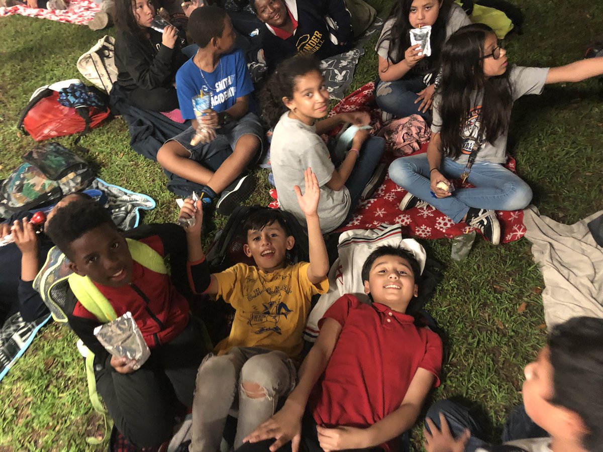 KariDierks's tweet image. We now made it to breakfast break! @smithacad Midnight 🕛 Night School #lovethesestudents #5thgrademagic