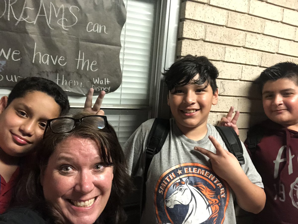 KariDierks's tweet image. We now made it to breakfast break! @smithacad Midnight 🕛 Night School #lovethesestudents #5thgrademagic