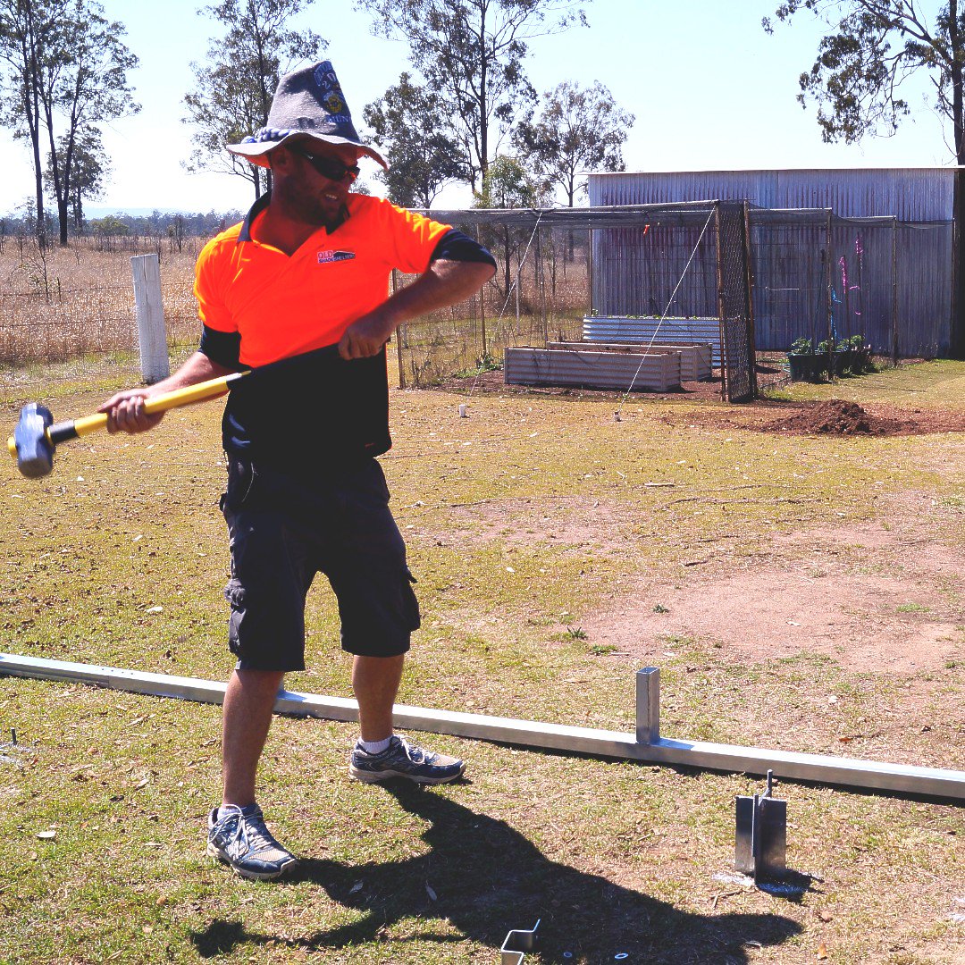 QLDShadeSheds's tweet image. Install Tip 7 🤔💡🤗
Using our Ground Anchor Kits for your hold downs? Find a mate with some muscle and supervise 💪👌😂
#qldshadesheds #qldshadeshelters #installtips #diyshadesheds #allweatherprotection
