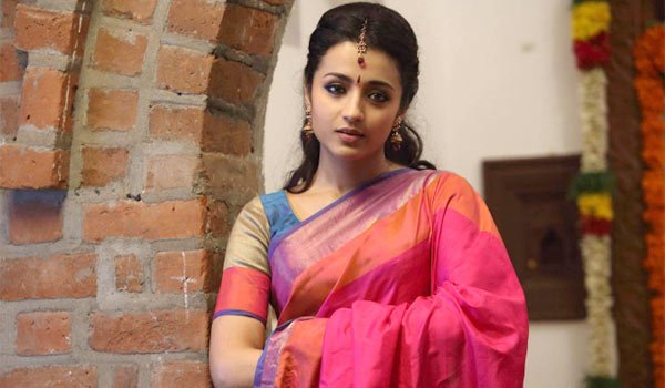 Dinamalar Cinema on Twitter: "36 வயது, 60 படங்கள் : த்ரிஷாவின் அழகிய சாதனை : பிறந்தநாள் ஸ்பெஷல்! #TrishaKrishnan #HBDSouthQueenTrisha #HappyBirthdayTrisha https://t.co/Q0kOd8UVIx… https://t.co/Aux3TqfSGl"