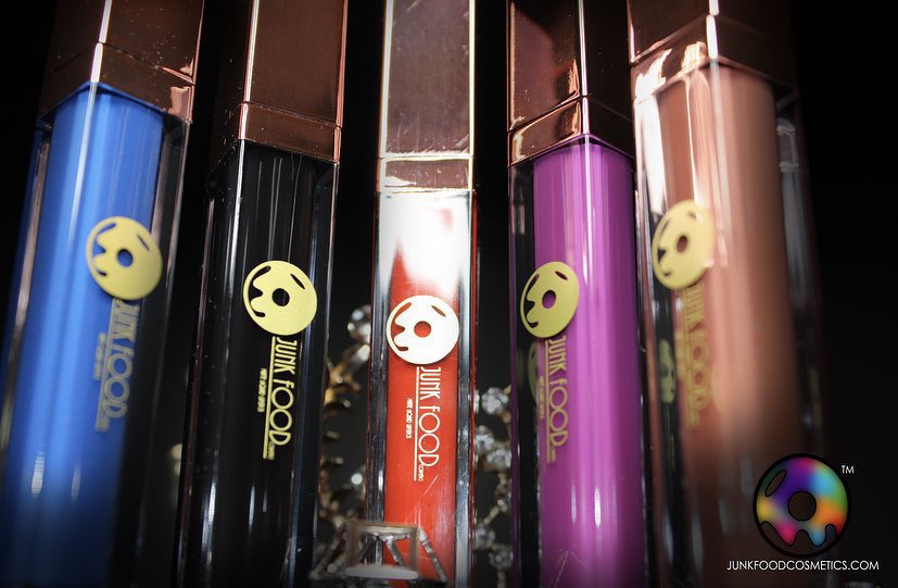JFCosmetics's tweet photo. #OneBigRoomFullOfBadLippies 

https://t.co/SxQ8wZ1WwV https://t.co/J054Tzd9dN