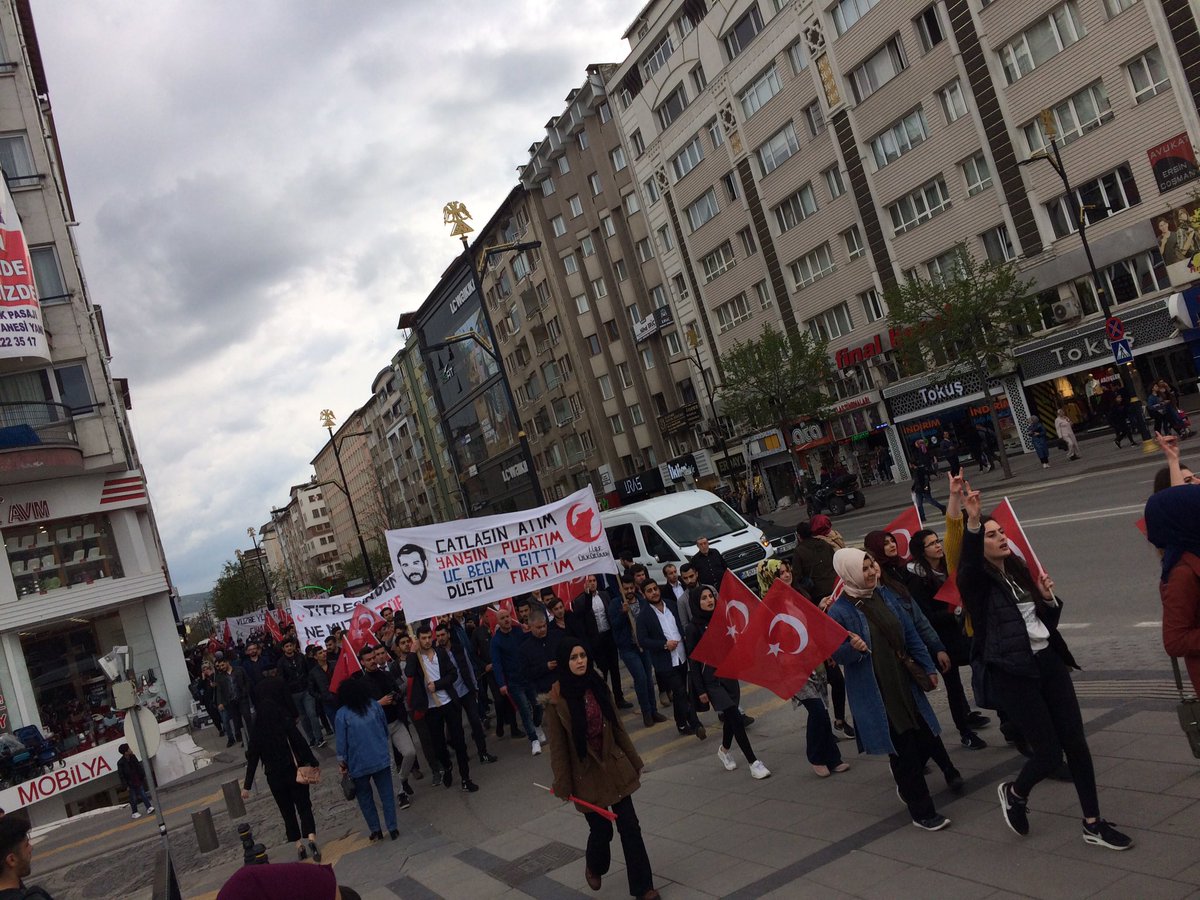 3 Mayıs Milliyetçiler günü sebebiyle Tren Garında başlayan yürüyüşümüz kent meydanında basın açıklaması ve pilav ikramı ile son bulmuştur.
3 Mayıs Ruhu Ebede Kadar Yaşasın!