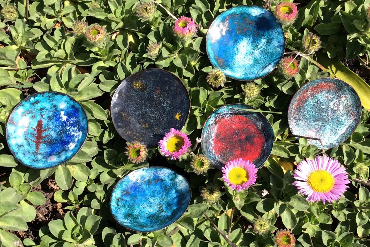 PhoenixScilly's tweet image. Lucy and Ben’s enamel copper trinket bowls. Perfect for small shells or pieces of jewellery. They are lovely and so tactile. #enamel #islesofscilly #uk