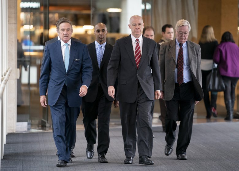 DiscussAmericaN's tweet image. Is the Democratic Party to Black Americans what the Dallas Police Department was to Lee Harvey Oswald?

For the first time in Minnesota&apos;s 161 year history, a cop was found guilty of murder.
facebook.com/47845978567316…

@Trial2020