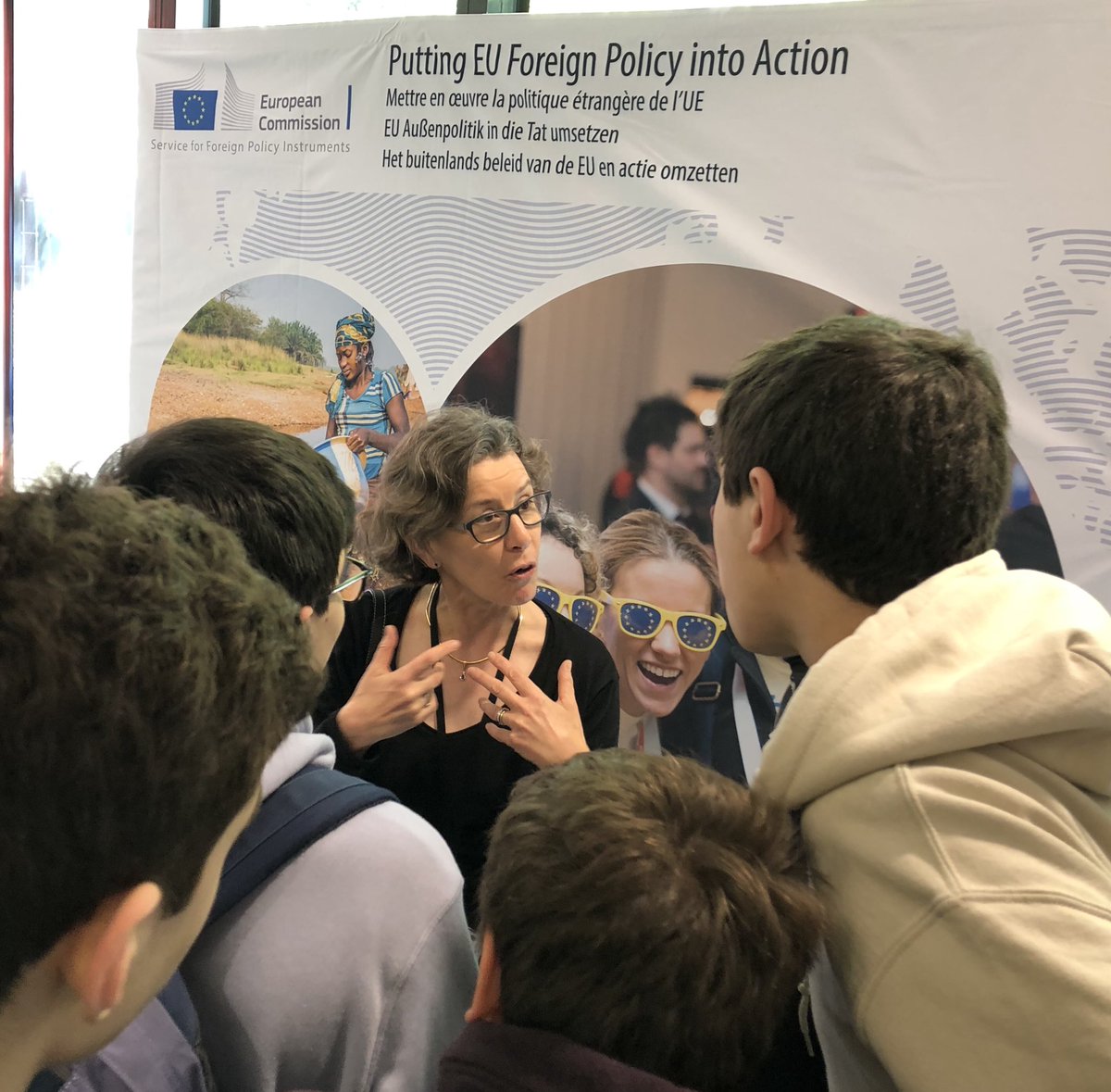 flynn_val's tweet photo. Celebrate #EUOpenDay2019 - unique opportunity to visit all #EU institutions in Brussels today till 6pm. Discover how the European institutions affect your life. Speaking to attentive audience @HardemanHildeML explains what #EU is doing to end use of Child Soldiers🌍🇪🇺👍 https://t.co/PB4u5UX3pg