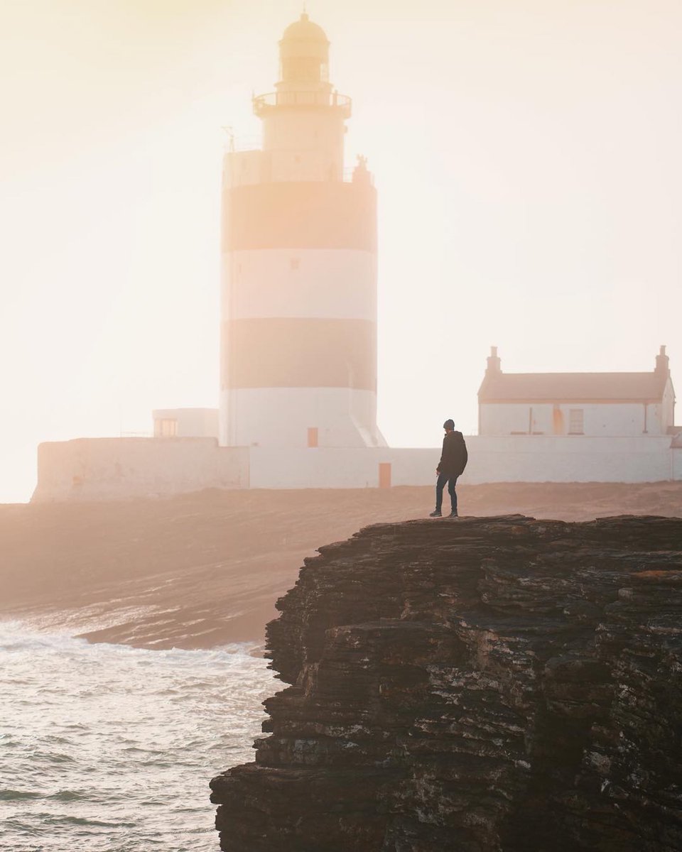 GOOD MORNING BANK HOLIDAY WEEKEND 🙌and it’s a beautiful one here on the Hook. Our Shine A Light Festivities get underway today and all weekend long we have a fun filled festival for all the family. Isn’t this pic a beauty by @stevie_stagram #hooklighthouse #wexford #ireland