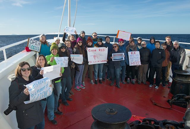 moraymo's tweet photo. Scientists #MarchforScience on the bow of #researchvessel #TheJR. #WeCare #ScienceMarch #Climatechange #sealevel #Antarctica #Exp382 #IcebergAlley (see iceberg on horizon!) #LDEO #EarthInstitute #IODP #scienceforsociety #STEM https://t.co/K9pi2RioYJ https://t.co/7BVbOuE5FE